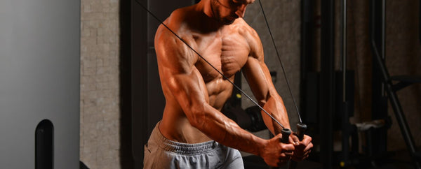 トレーニングチューブで大胸筋の上部・中部・下部を同時に鍛える！胸トレーニングのおすすめエクササイズ