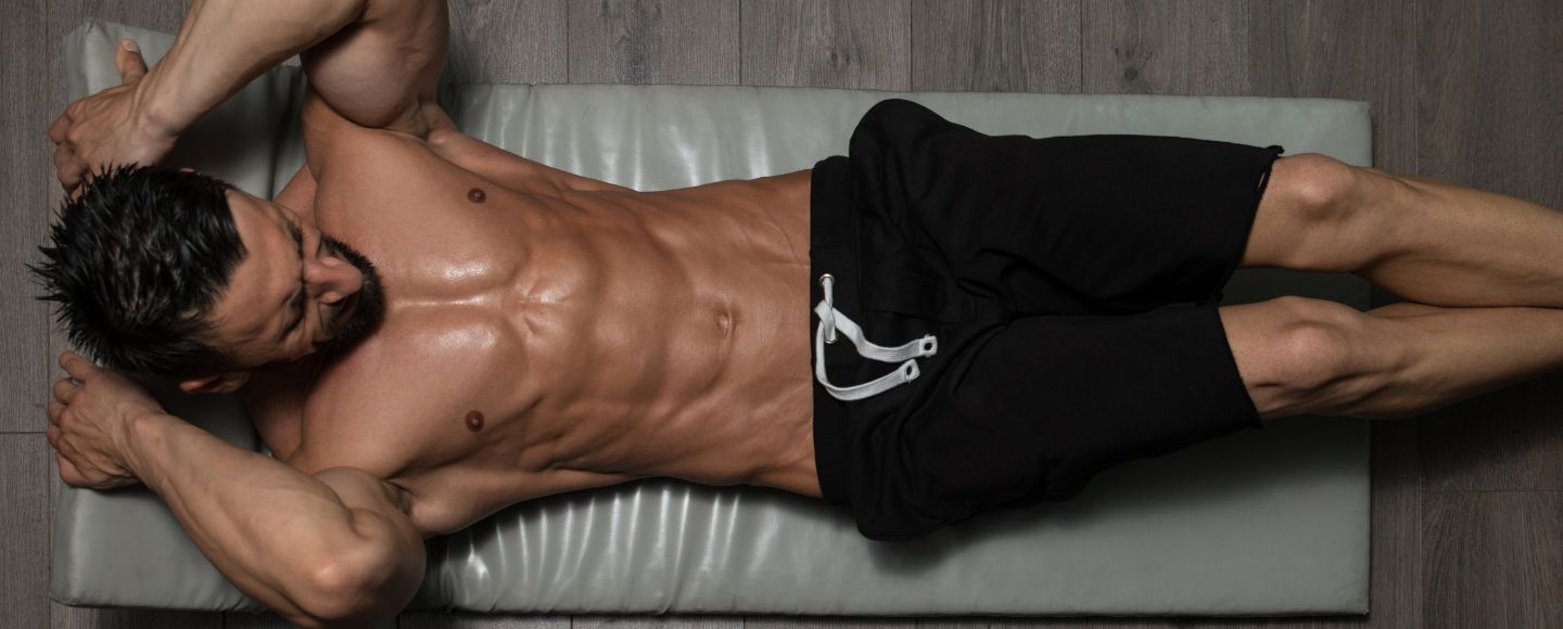 ゴムチューブを使った腹筋トレーニング7選！腹筋を鍛える効果的な方法を徹底解説