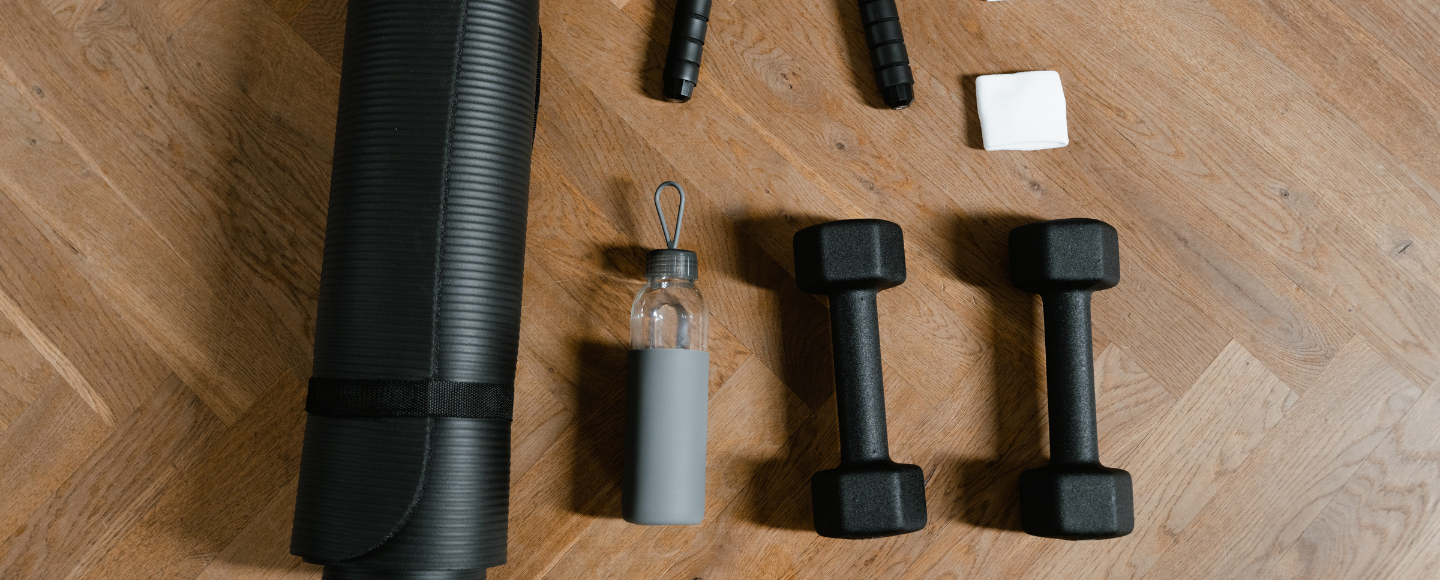 自宅で筋トレをする男性必見！おすすめトレーニング器具15選